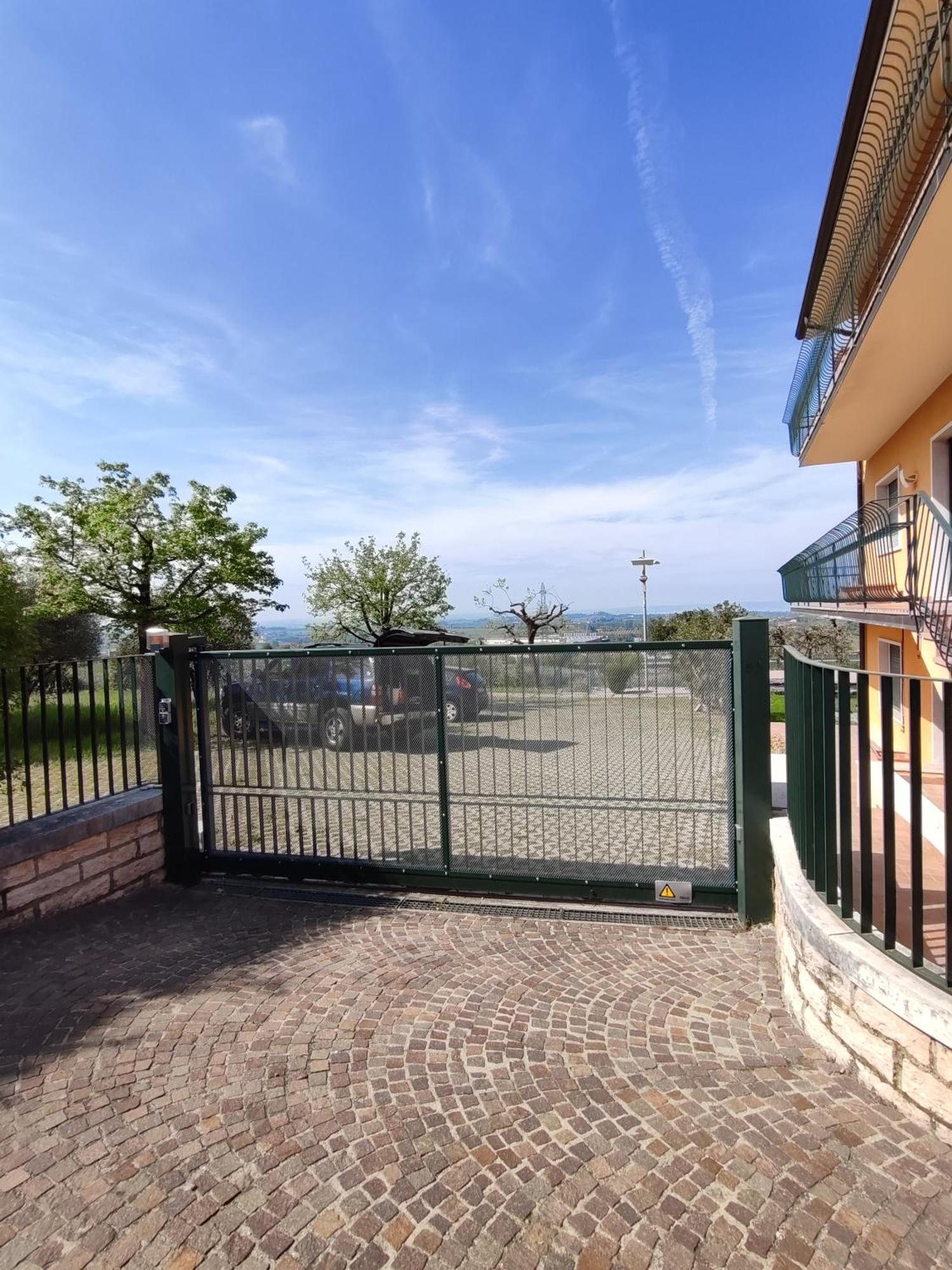 Nice Apartments Lake View & Free Parking Pastrengo Luaran gambar